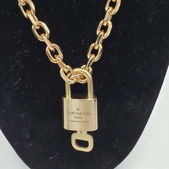 Authentic Louis Vuitton Lock & Key w/Unbranded Gold Plated Chain Necklace 121225 - Picture 3 of 8